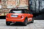 Mini Cooper 5-Door 2018 года (ZA)
